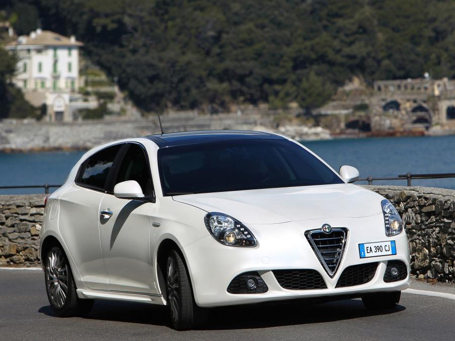  Alfa Romeo Giulietta 2010 года  (фото 1 из 61)